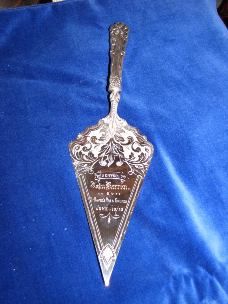 Cornerstone laying trowel